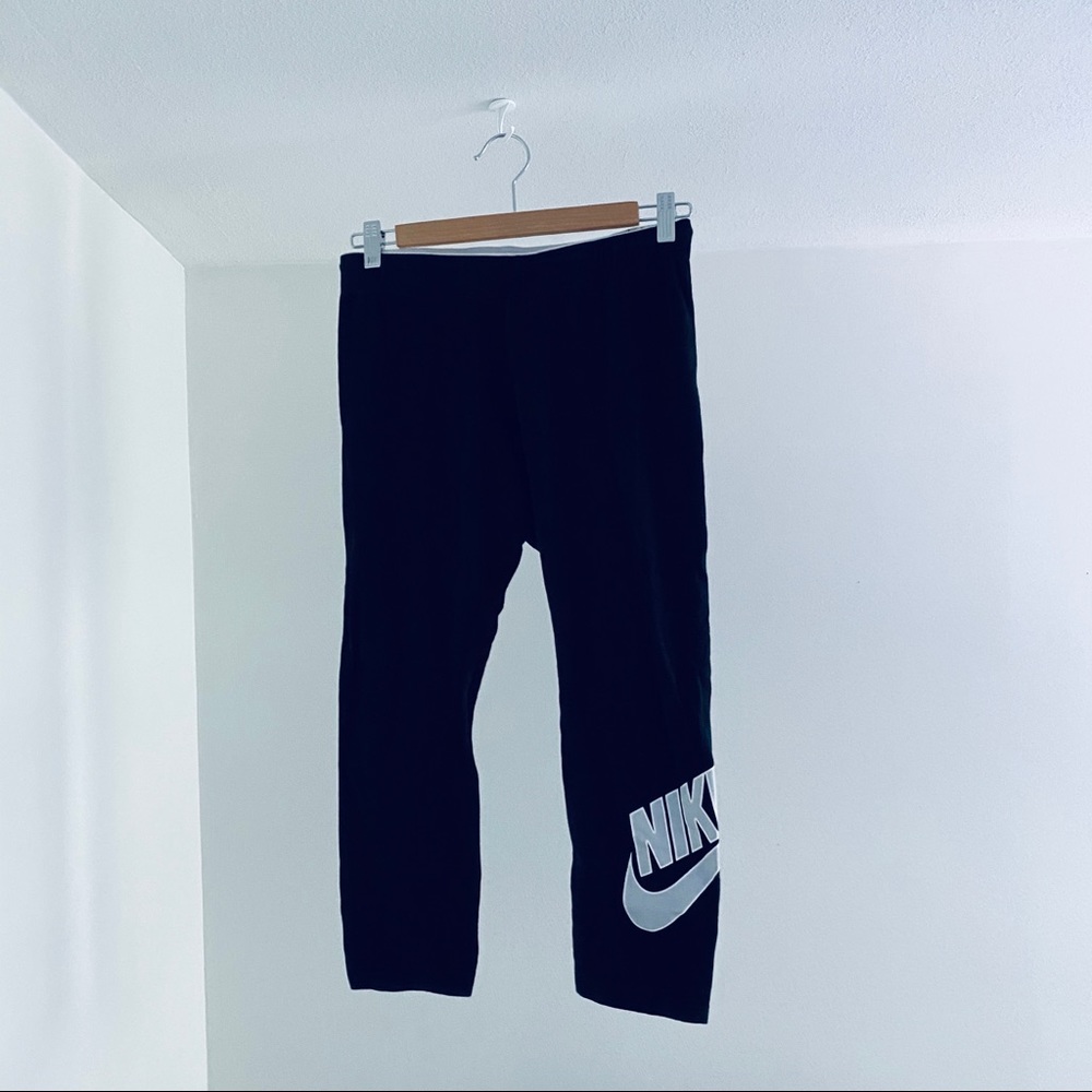 Nike Leggings Capris/Crop Black and White Size M